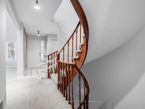 Photo 22 at 18 Finlayson Court W, Brownridge, Vaughan