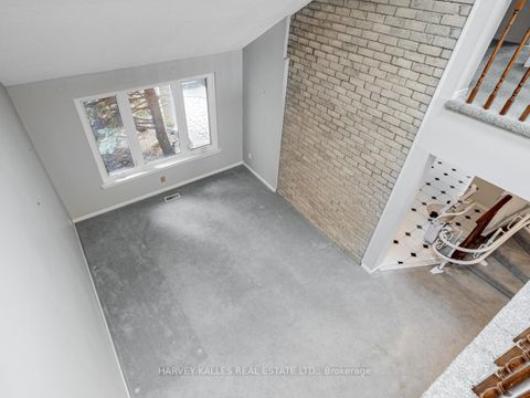 Photo 23 at 18 Finlayson Court W, Brownridge, Vaughan
