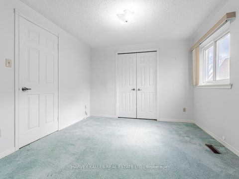 Photo 25 at 18 Finlayson Court W, Brownridge, Vaughan