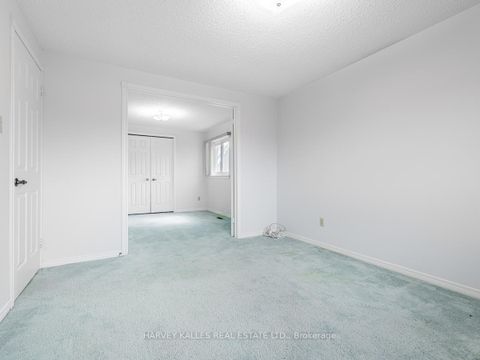 Photo 26 at 18 Finlayson Court W, Brownridge, Vaughan