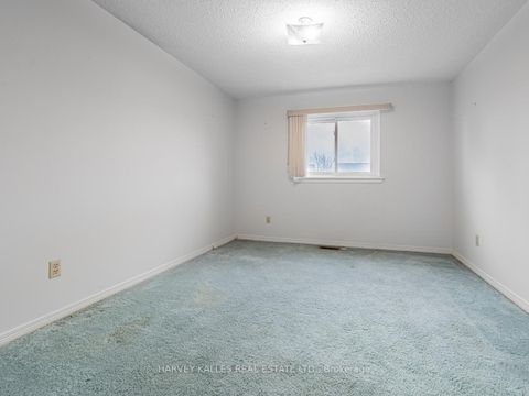 Photo 27 at 18 Finlayson Court W, Brownridge, Vaughan