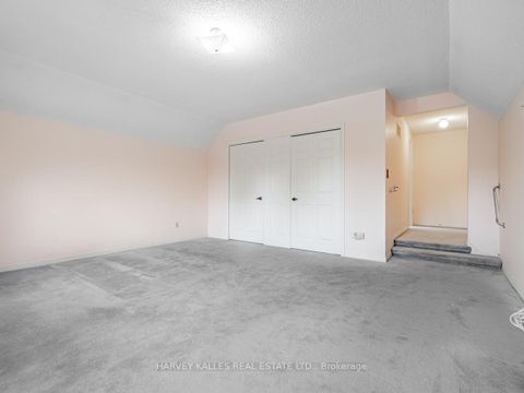 Photo 29 at 18 Finlayson Court W, Brownridge, Vaughan