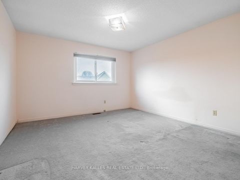 Photo 30 at 18 Finlayson Court W, Brownridge, Vaughan