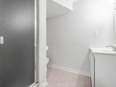 Photo 35 at 18 Finlayson Court W, Brownridge, Vaughan
