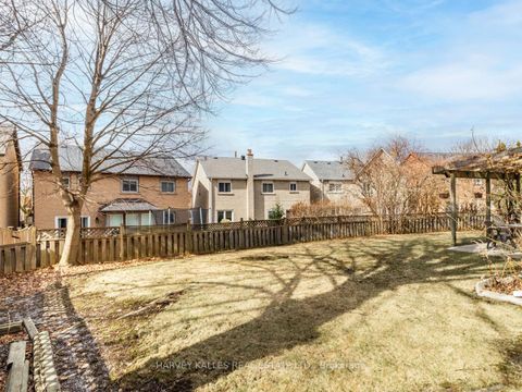 Photo 37 at 18 Finlayson Court W, Brownridge, Vaughan