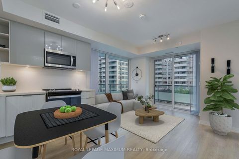 Photo 8 at 719 - 50 Dunfield Avenue, Mount Pleasant East, Toronto