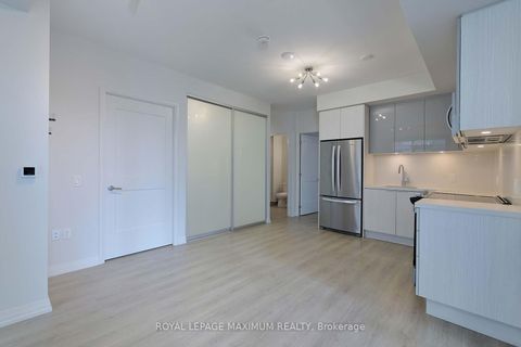 Photo 11 at 719 - 50 Dunfield Avenue, Mount Pleasant East, Toronto