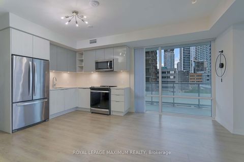 Photo 14 at 719 - 50 Dunfield Avenue, Mount Pleasant East, Toronto