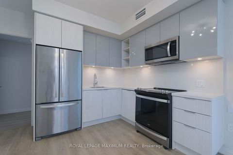 Photo 17 at 719 - 50 Dunfield Avenue, Mount Pleasant East, Toronto