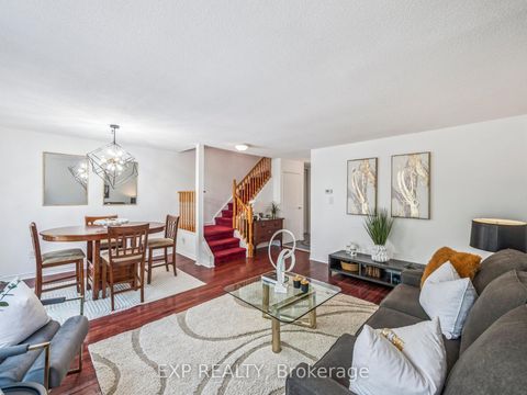 Photo 1 at 49 Ashcroft Court, East Woodbridge, Vaughan