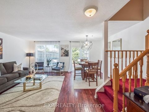 Photo 3 at 49 Ashcroft Court, East Woodbridge, Vaughan