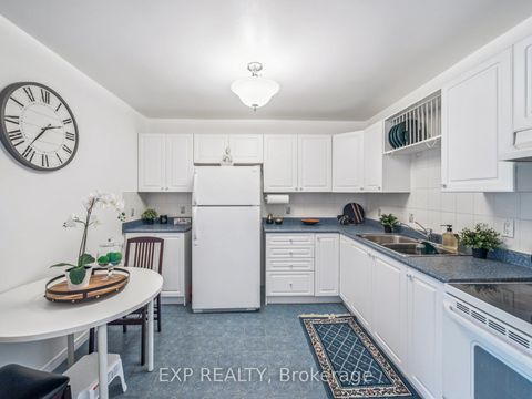 Photo 5 at 49 Ashcroft Court, East Woodbridge, Vaughan