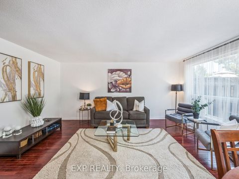 Photo 10 at 49 Ashcroft Court, East Woodbridge, Vaughan