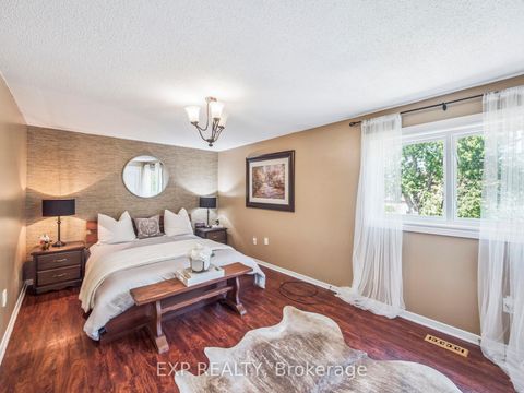Photo 12 at 49 Ashcroft Court, East Woodbridge, Vaughan