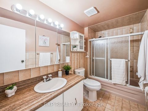 Photo 15 at 49 Ashcroft Court, East Woodbridge, Vaughan