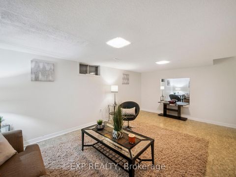 Photo 18 at 49 Ashcroft Court, East Woodbridge, Vaughan