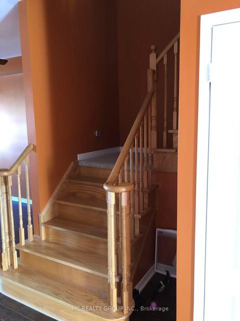 Photo 2 at 32 Wheelwright Drive, Oak Ridges Lake Wilcox, Richmond Hill