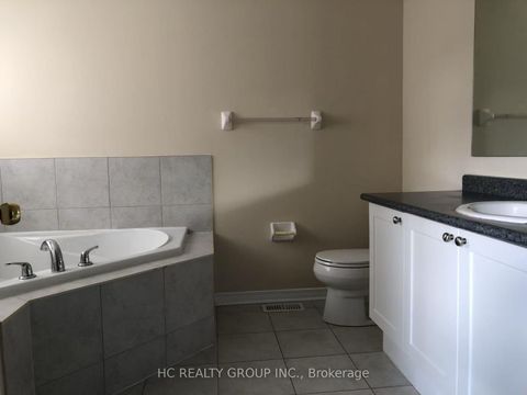 Photo 6 at 32 Wheelwright Drive, Oak Ridges Lake Wilcox, Richmond Hill