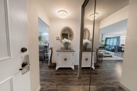 Photo 8 at 1218 - 20 Edgecliff Golfway, Flemingdon Park, Toronto