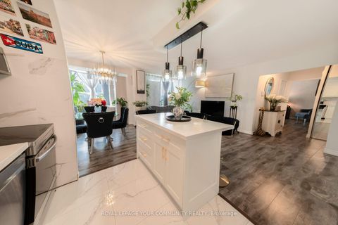 Photo 13 at 1218 - 20 Edgecliff Golfway, Flemingdon Park, Toronto