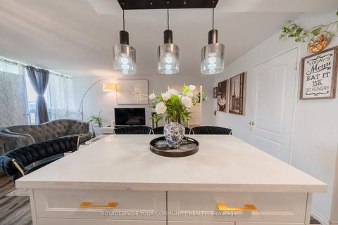 Photo 14 at 1218 - 20 Edgecliff Golfway, Flemingdon Park, Toronto