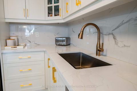 Photo 23 at 1218 - 20 Edgecliff Golfway, Flemingdon Park, Toronto