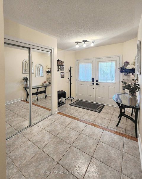 Photo 3 at 9 Gianmarco Way, Vellore Village, Vaughan