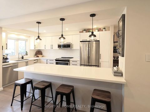 Photo 6 at 9 Gianmarco Way, Vellore Village, Vaughan