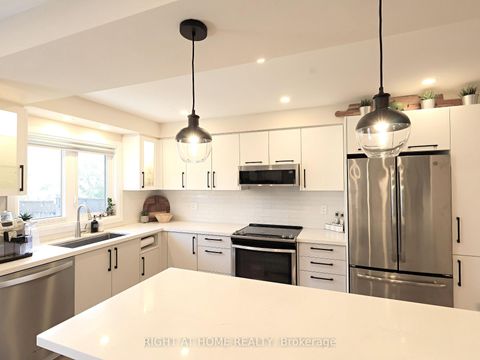 Photo 7 at 9 Gianmarco Way, Vellore Village, Vaughan