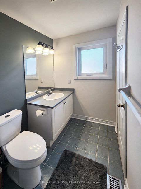 Photo 10 at 9 Gianmarco Way, Vellore Village, Vaughan
