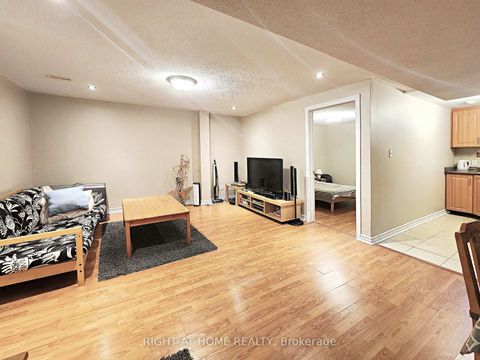 Photo 17 at 9 Gianmarco Way, Vellore Village, Vaughan