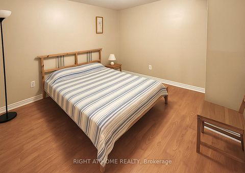 Photo 19 at 9 Gianmarco Way, Vellore Village, Vaughan