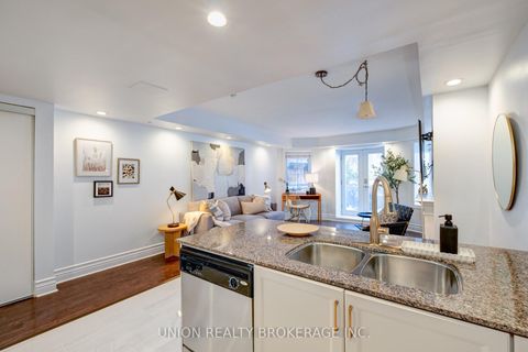 Photo 10 at M1 - 539 Jarvis Street, North St. James Town, Toronto