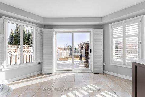 Photo 10 at 98 Royalpark Way, Elder Mills, Vaughan