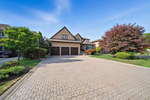 Photo 2 at 32 Donna Mae Crescent, Yorkhill, Vaughan