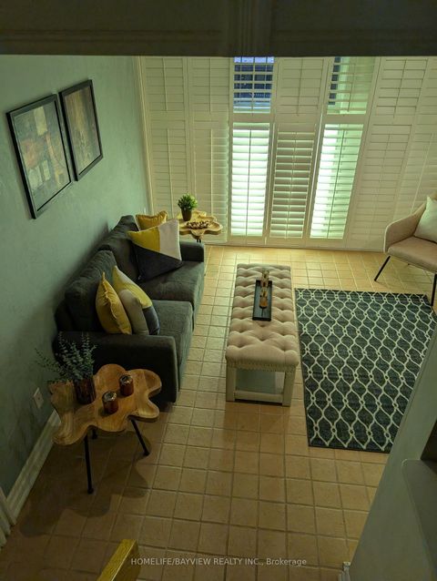 Photo 5 at 18 - 18 Oaken Gate Way, Windfields, Toronto