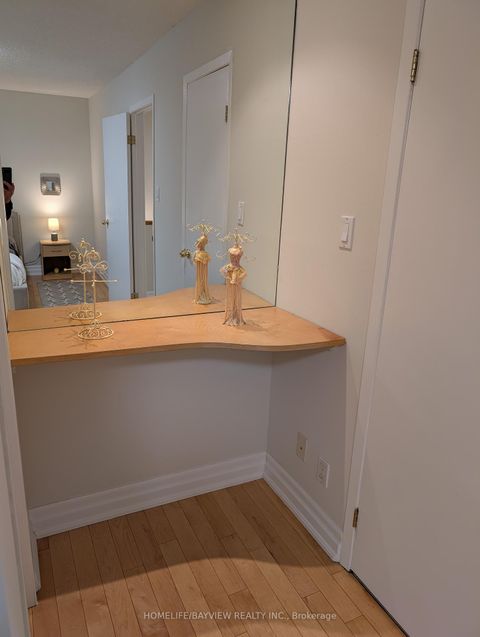 Photo 34 at 18 - 18 Oaken Gate Way, Windfields, Toronto