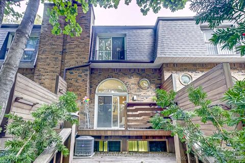 Photo 41 at 18 - 18 Oaken Gate Way, Windfields, Toronto