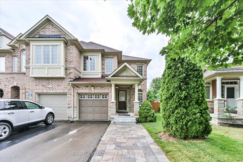 Photo 2 at 208 Cabernet Road, Patterson, Vaughan