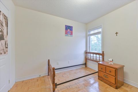 Photo 25 at 208 Cabernet Road, Patterson, Vaughan