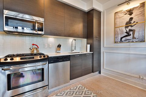 Photo 8 at 703 - 399 Adelaide Street W, Waterfront Communities C1, Toronto