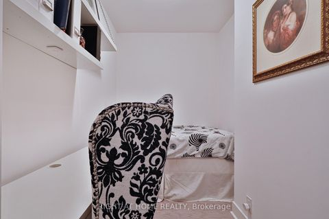 Photo 9 at 703 - 399 Adelaide Street W, Waterfront Communities C1, Toronto