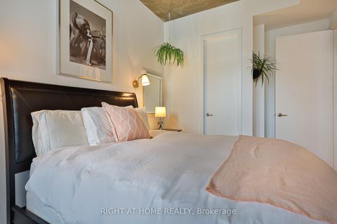 Photo 12 at 703 - 399 Adelaide Street W, Waterfront Communities C1, Toronto