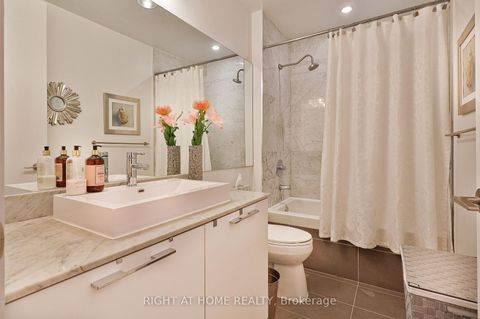 Photo 14 at 703 - 399 Adelaide Street W, Waterfront Communities C1, Toronto
