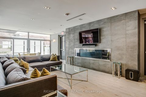 Photo 25 at 703 - 399 Adelaide Street W, Waterfront Communities C1, Toronto