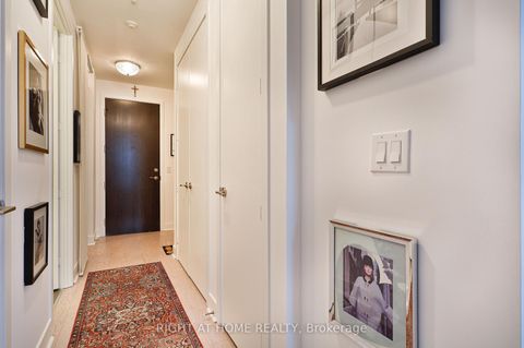 Photo 27 at 703 - 399 Adelaide Street W, Waterfront Communities C1, Toronto