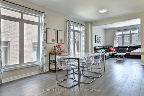Photo 4 at 136 Mistywood Crescent, Patterson, Vaughan