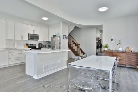 Photo 5 at 136 Mistywood Crescent, Patterson, Vaughan