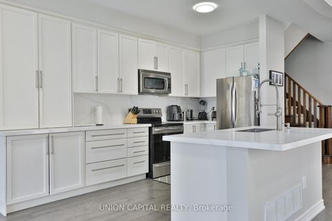 Photo 9 at 136 Mistywood Crescent, Patterson, Vaughan