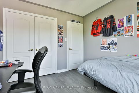 Photo 23 at 136 Mistywood Crescent, Patterson, Vaughan